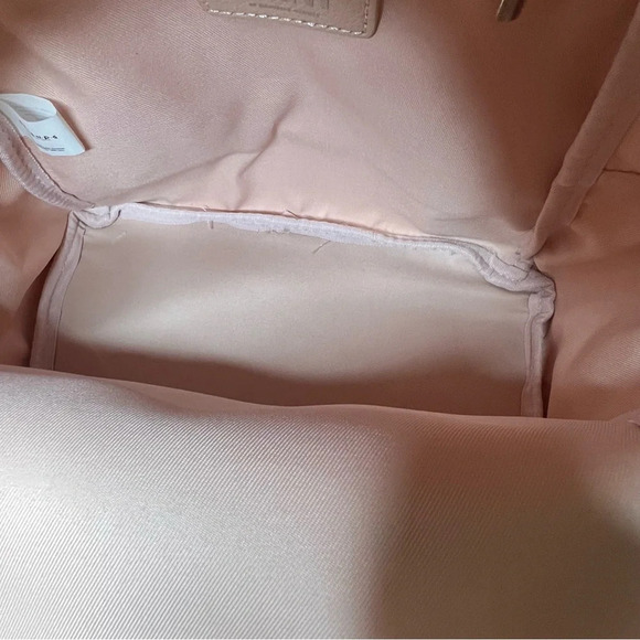 Danielle Nicole Friends mini Backpack Purse Light Pink Friends + Keychain Sofa - Picture 9 of 14